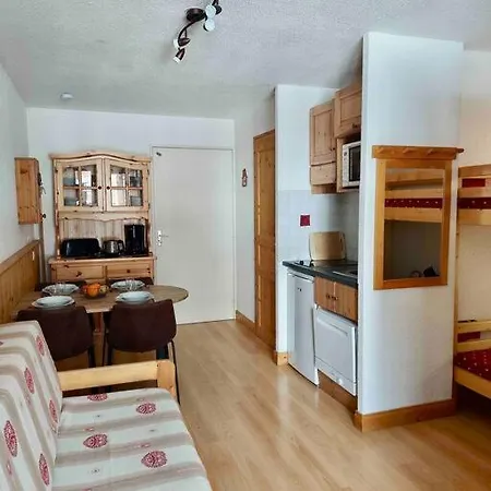 Lovely Flat For 4 - One Bedroom Apartment *